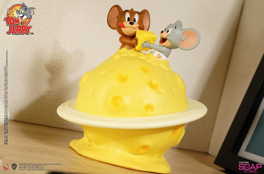 Soap Studio Tom and Jerry - Jerry and Tuffy Cheese Planet USB Night Light