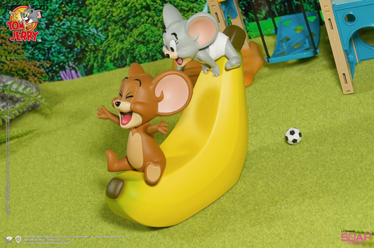 Soap Studio Tom and Jerry - Jerry and Tuffy Banana Slide Ornament